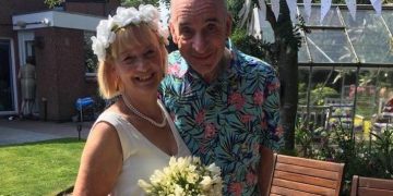 Bill and Anne Duncan: Man 'marries' his wife after memory taken by dementia